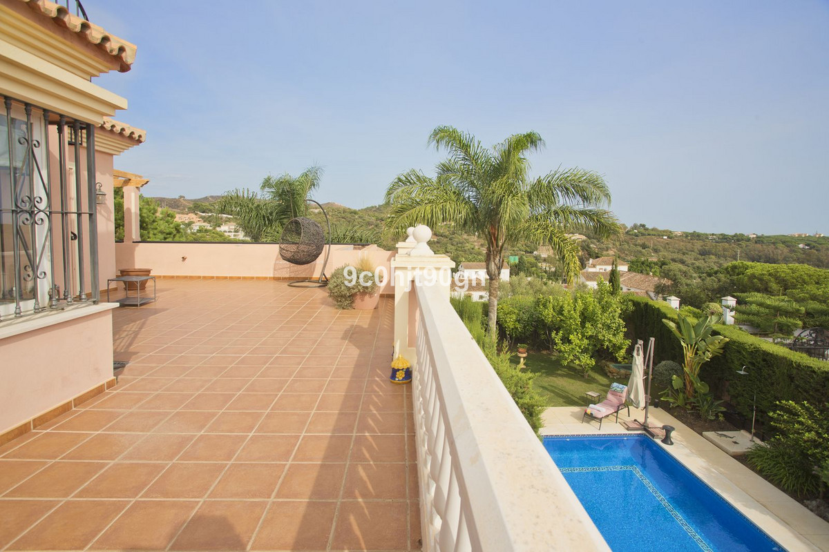6 Bed Townhouse for sale in Elviria Costa Del Sol, Málaga, Spain