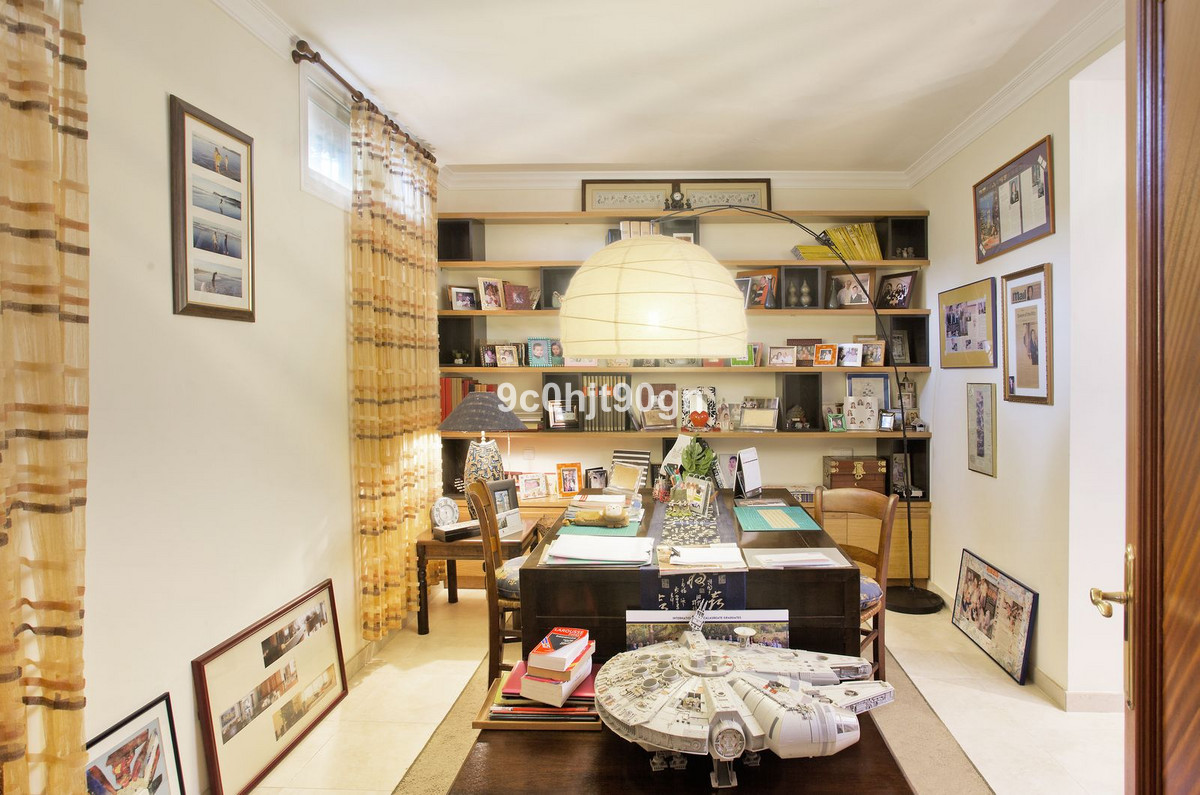 6 Bed Townhouse for sale in Elviria Costa Del Sol, Málaga, Spain