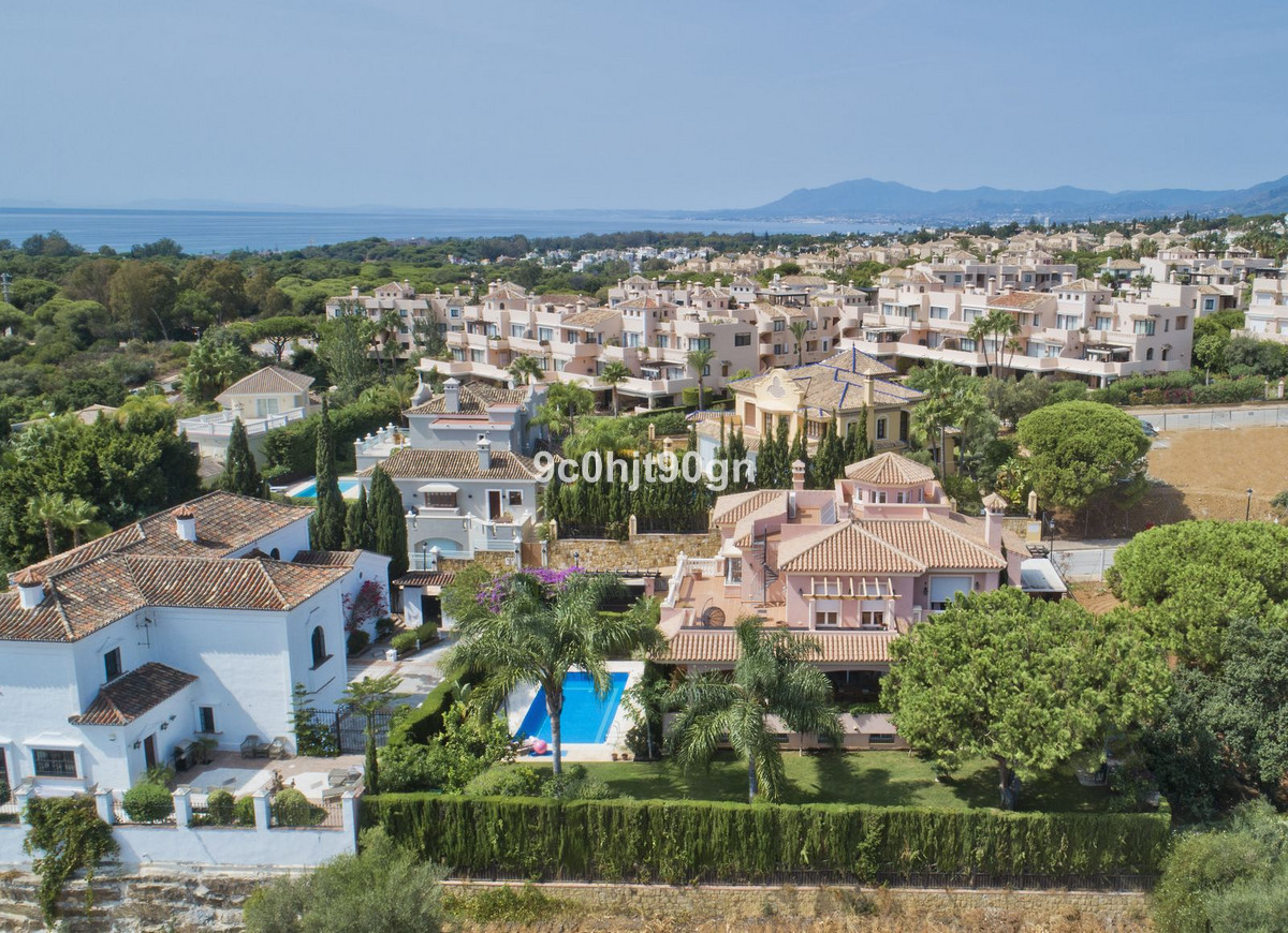 6 Bed Townhouse for sale in Elviria Costa Del Sol, Málaga, Spain