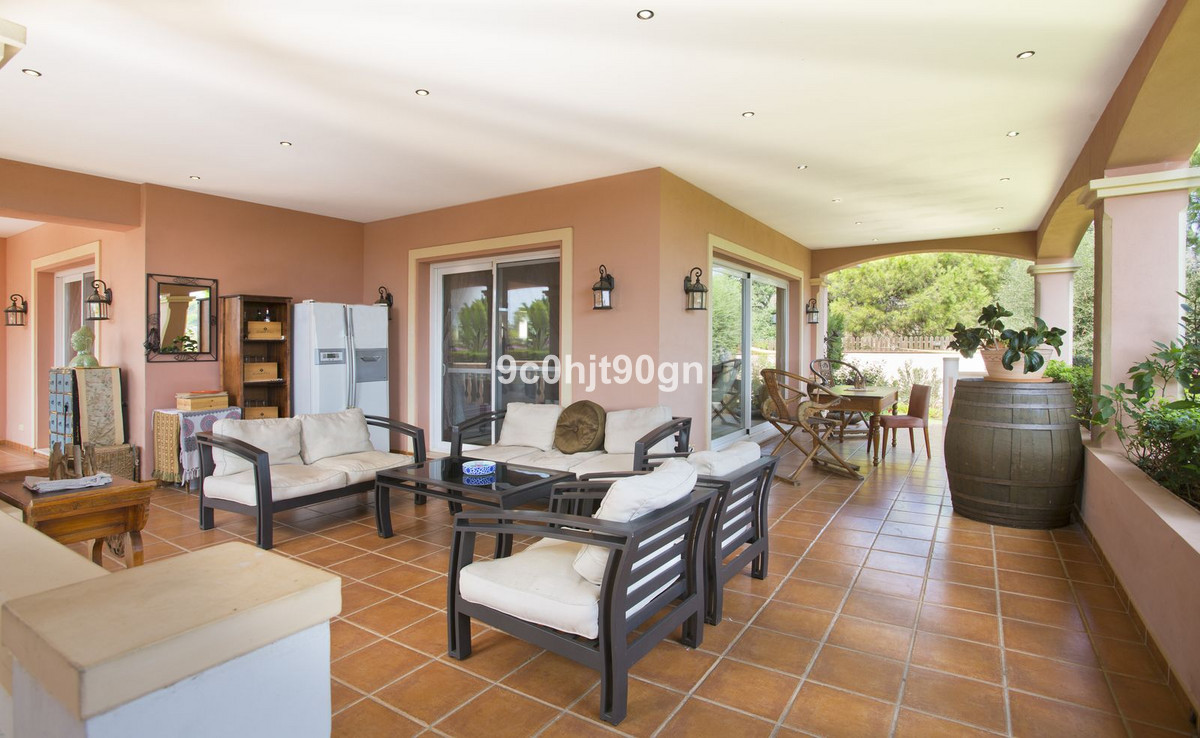 6 Bed Townhouse for sale in Elviria Costa Del Sol, Málaga, Spain