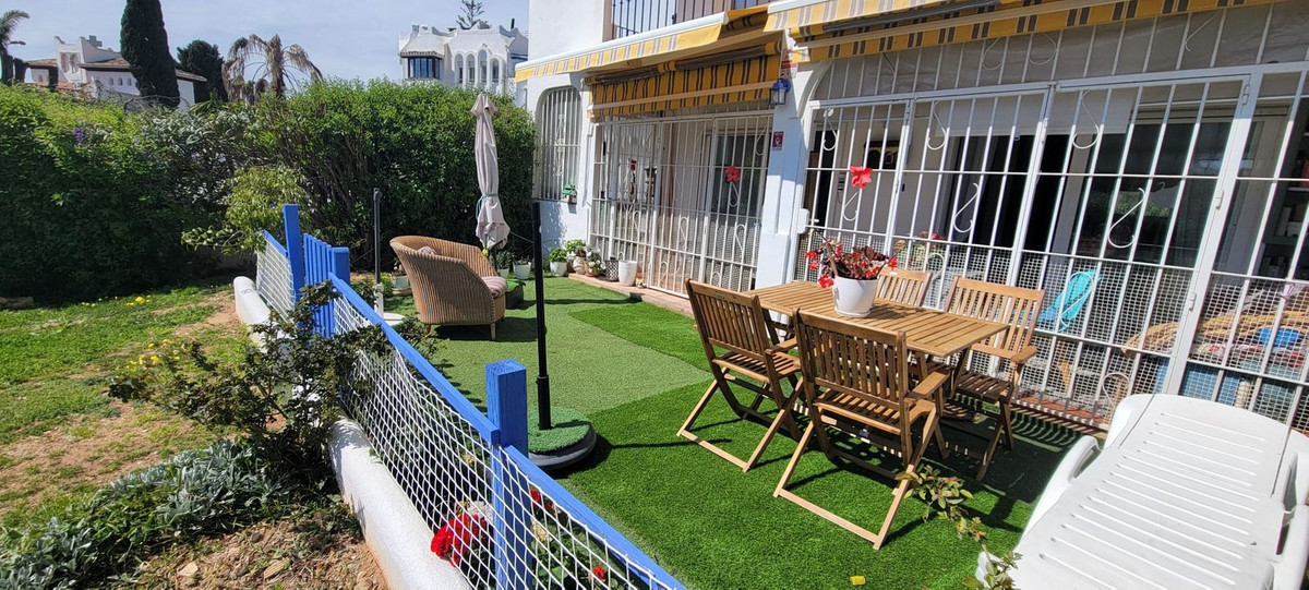 2 Bed Apartment for sale in Calahonda Costa Del Sol, Málaga, Spain