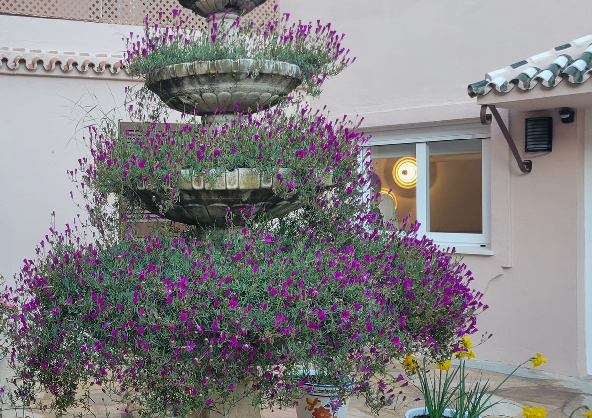 2 Bed Apartment for sale in Calahonda Costa Del Sol, Málaga, Spain