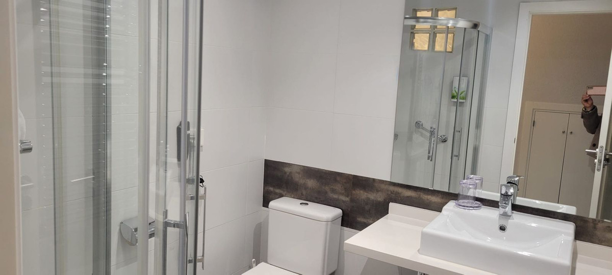 2 Bed Apartment for sale in Calahonda Costa Del Sol, Málaga, Spain