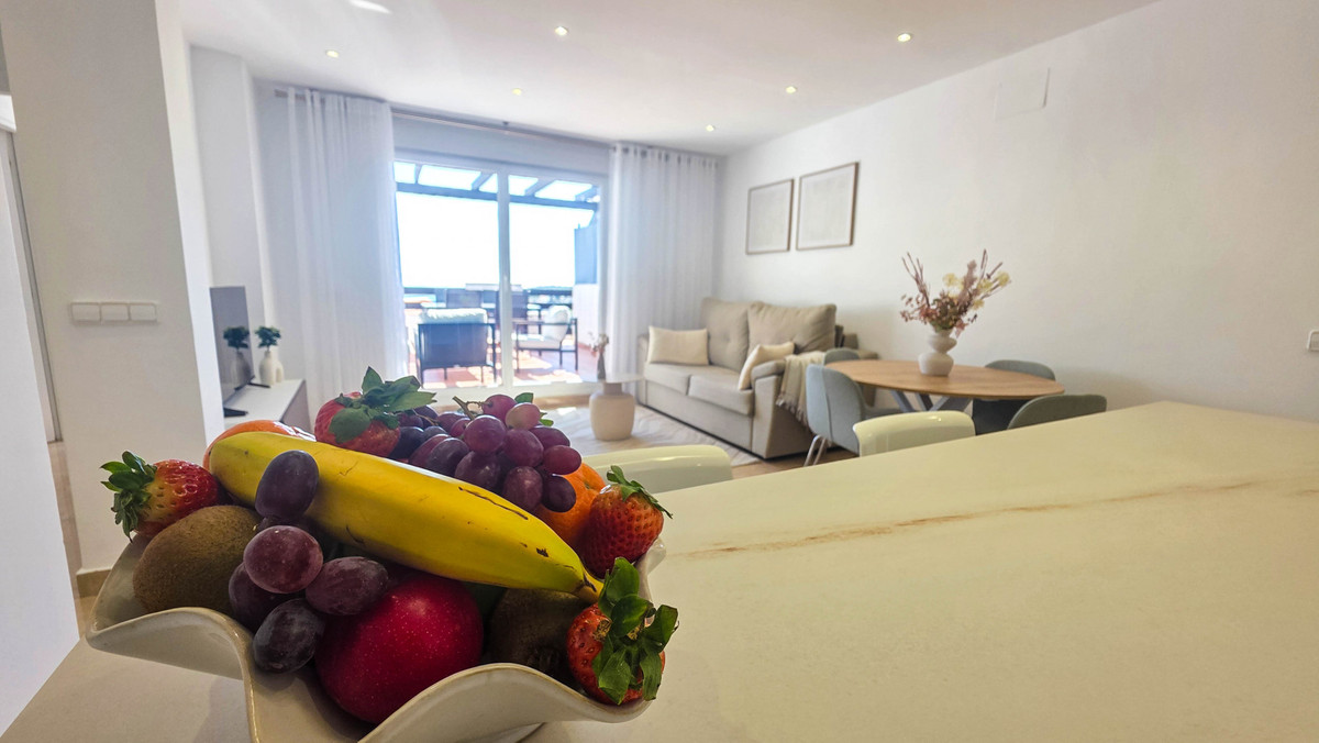 2 Bed Apartment for sale in La Duquesa Costa Del Sol, Málaga, Spain