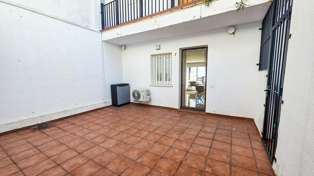 2 Bed Apartment for sale in La Duquesa Costa Del Sol, Málaga, Spain