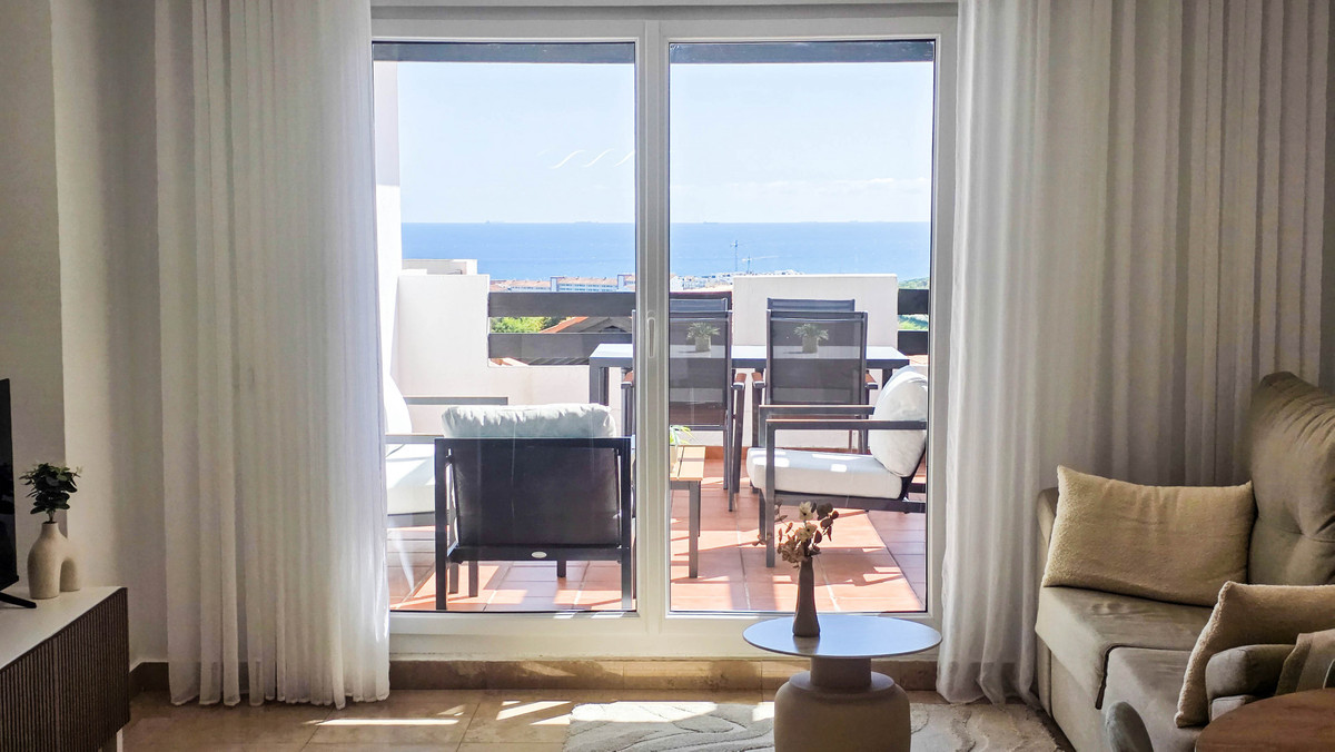 2 Bed Apartment for sale in La Duquesa Costa Del Sol, Málaga, Spain