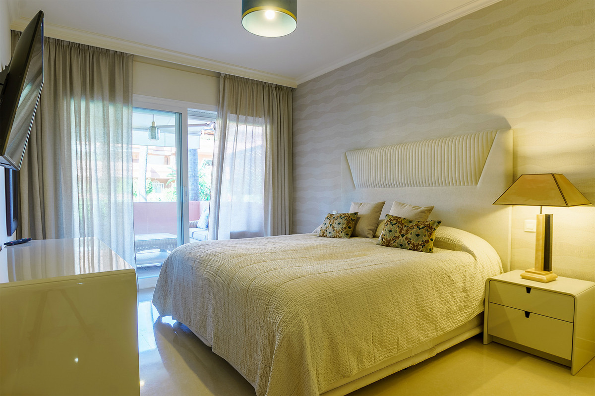 2 Bed Apartment for sale in Puerto Banús Costa Del Sol, Málaga, Spain