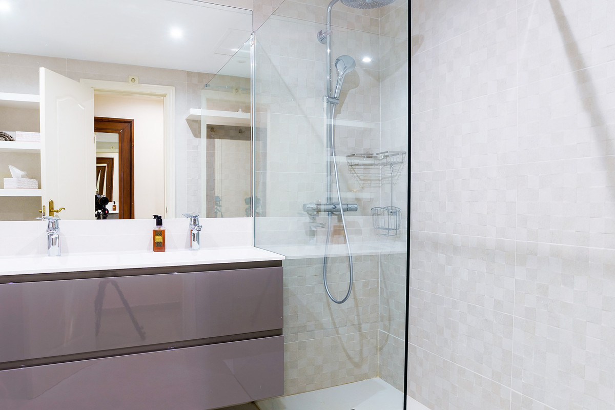 2 Bed Apartment for sale in Puerto Banús Costa Del Sol, Málaga, Spain