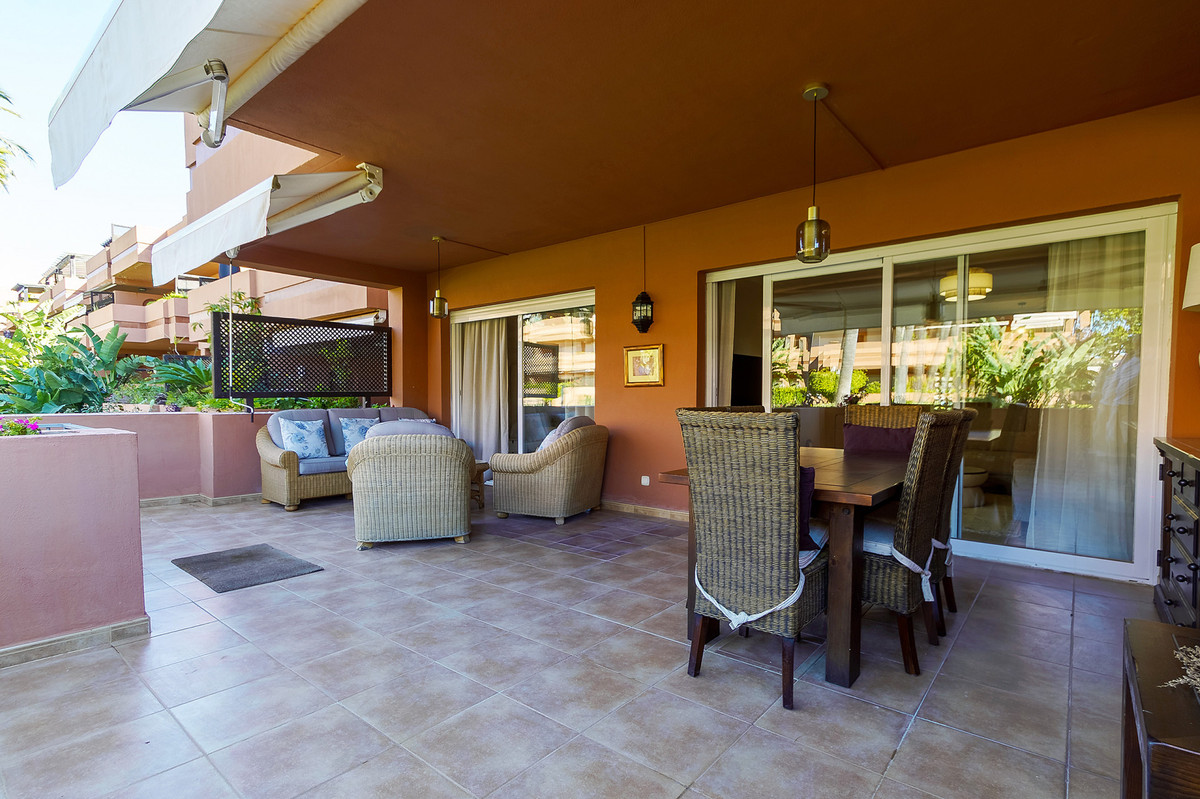 2 Bed Apartment for sale in Puerto Banús Costa Del Sol, Málaga, Spain