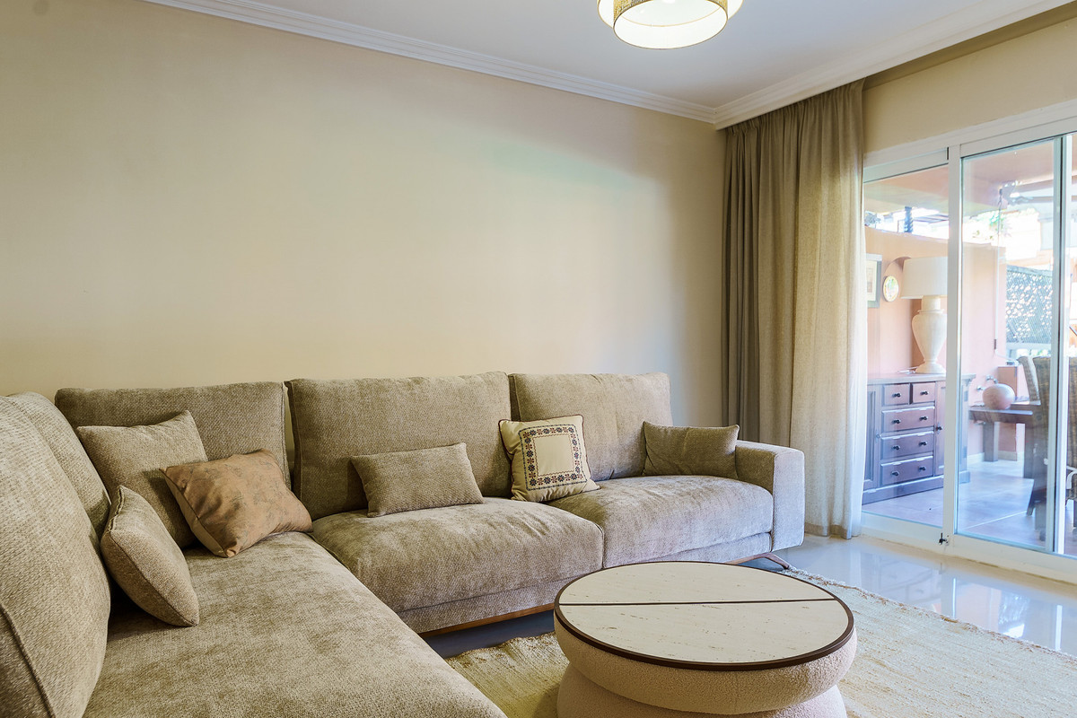 2 Bed Apartment for sale in Puerto Banús Costa Del Sol, Málaga, Spain