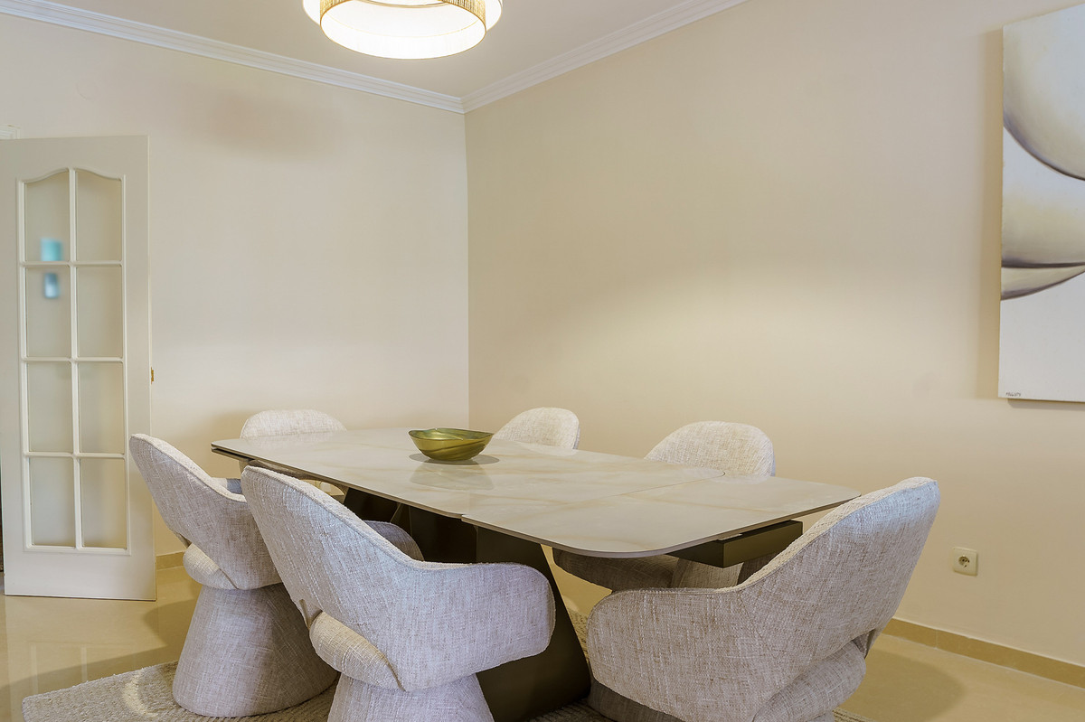 2 Bed Apartment for sale in Puerto Banús Costa Del Sol, Málaga, Spain