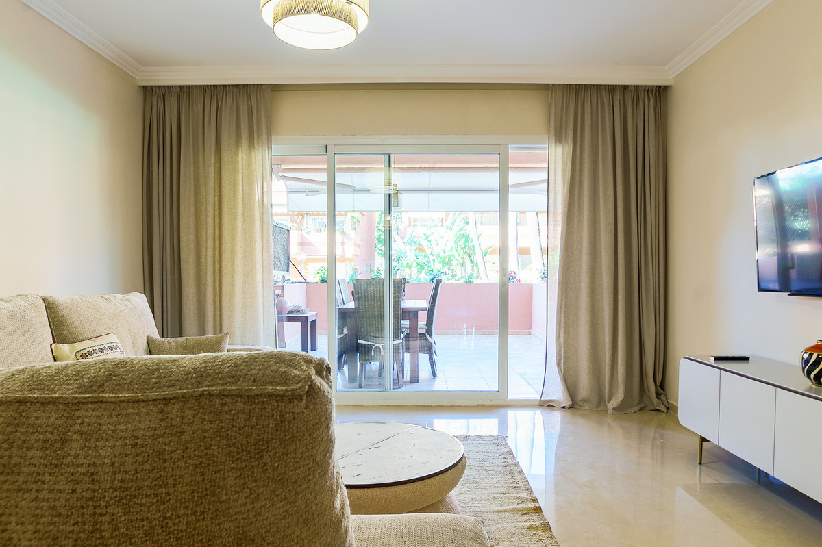 2 Bed Apartment for sale in Puerto Banús Costa Del Sol, Málaga, Spain