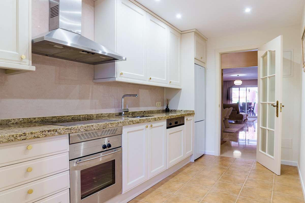 2 Bed Apartment for sale in Puerto Banús Costa Del Sol, Málaga, Spain