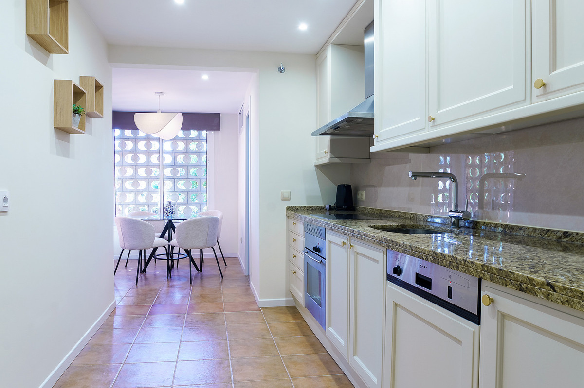 2 Bed Apartment for sale in Puerto Banús Costa Del Sol, Málaga, Spain