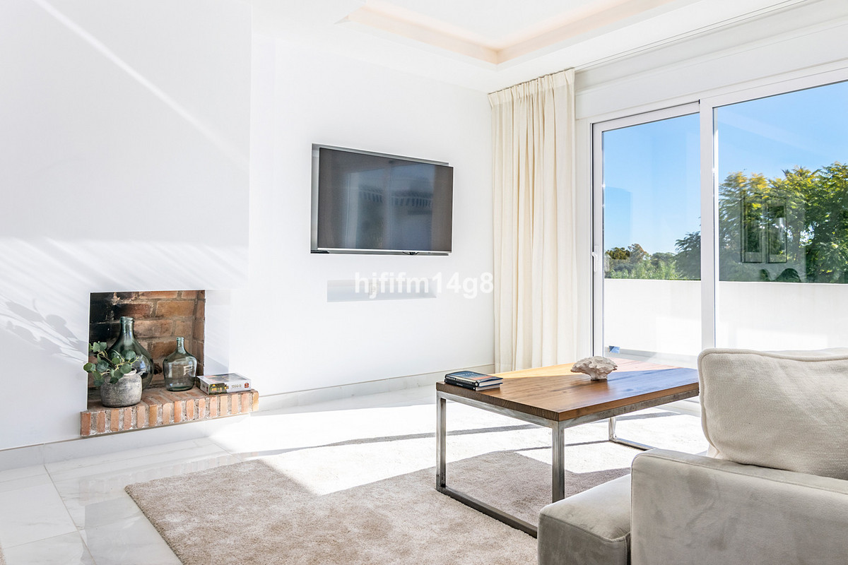 3 Bed Apartment for sale in Nueva Andalucía Costa Del Sol, Málaga, Spain