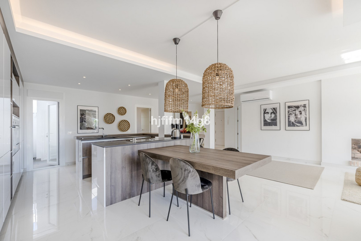 3 Bed Apartment for sale in Nueva Andalucía Costa Del Sol, Málaga, Spain