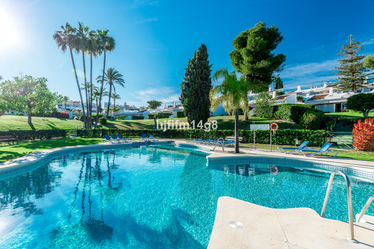 3 Bed Apartment for sale in Nueva Andalucía Costa Del Sol, Málaga, Spain
