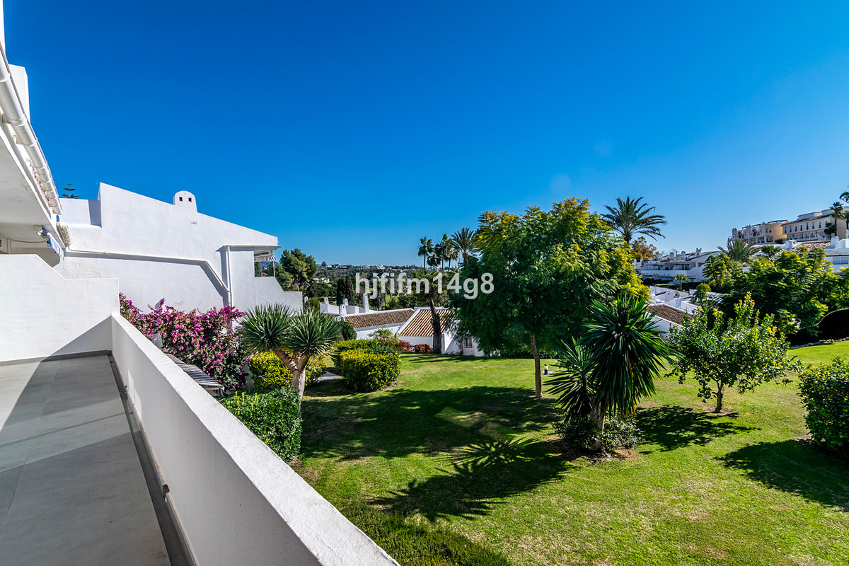 3 Bed Apartment for sale in Nueva Andalucía Costa Del Sol, Málaga, Spain