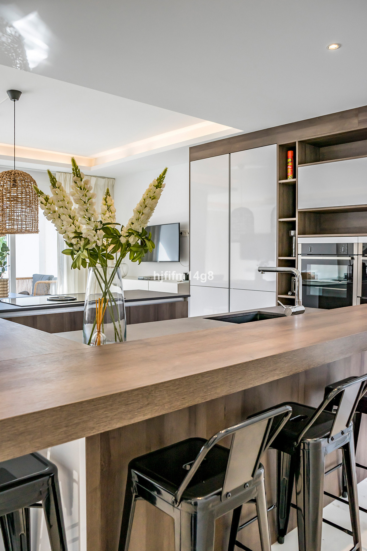 3 Bed Apartment for sale in Nueva Andalucía Costa Del Sol, Málaga, Spain