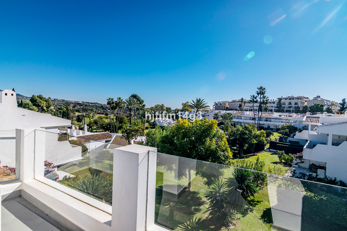 3 Bed Apartment for sale in Nueva Andalucía Costa Del Sol, Málaga, Spain