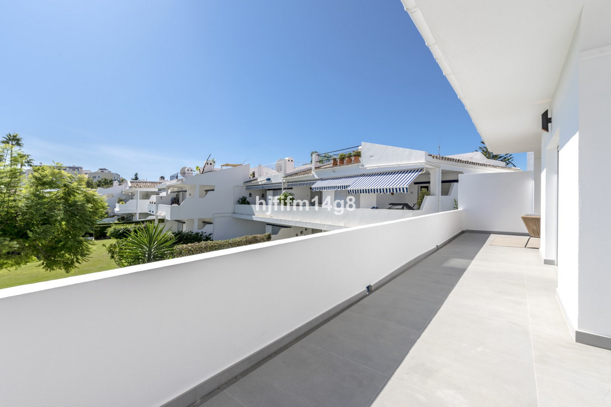 3 Bed Apartment for sale in Nueva Andalucía Costa Del Sol, Málaga, Spain