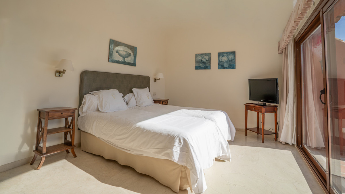 2 Bed Apartment for sale in Puerto Banús Costa Del Sol, Málaga, Spain