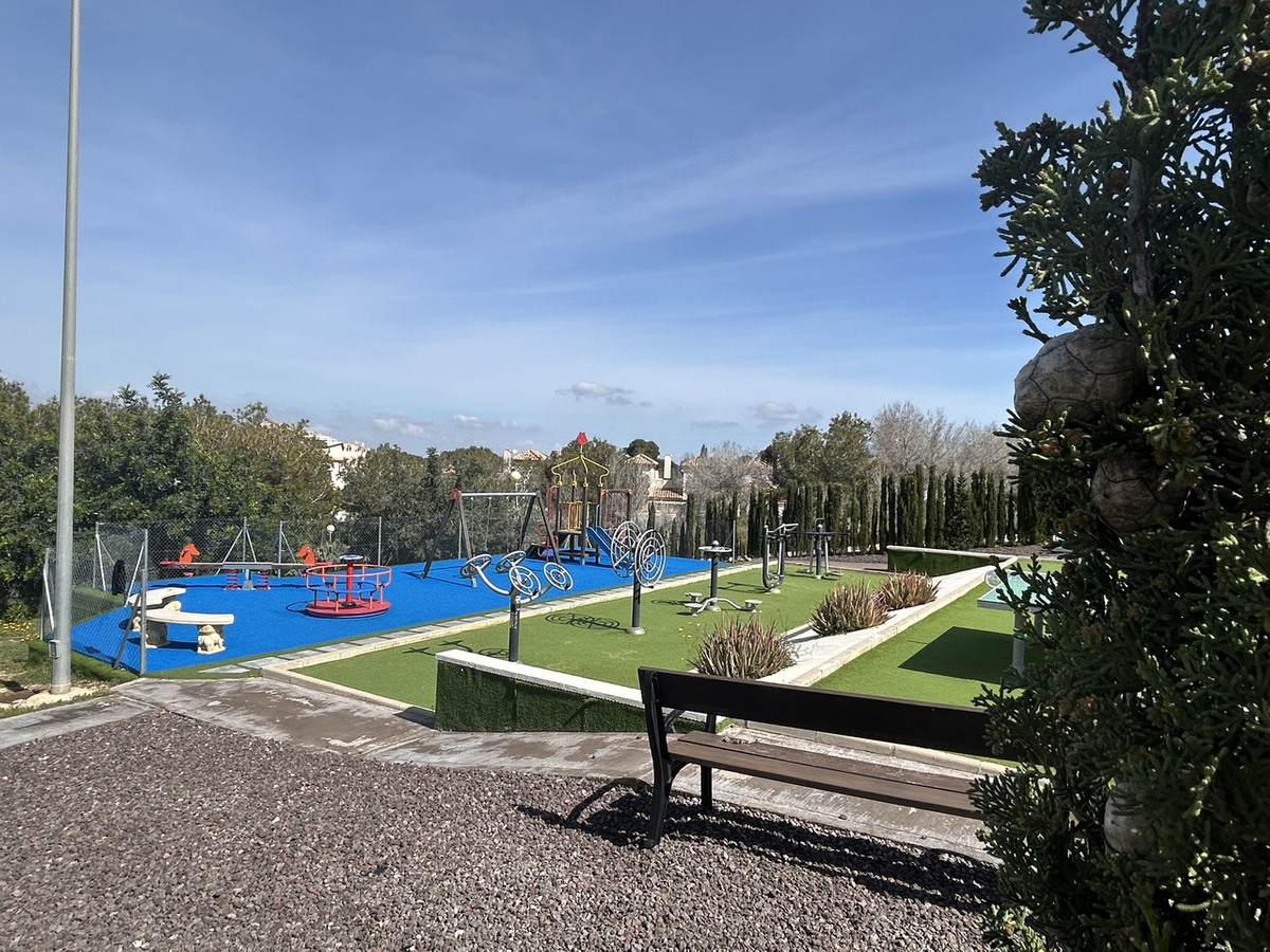 Se vende Apartamento en Planta Última de 2 dormitorios en Costa Blanca, Alicante, España