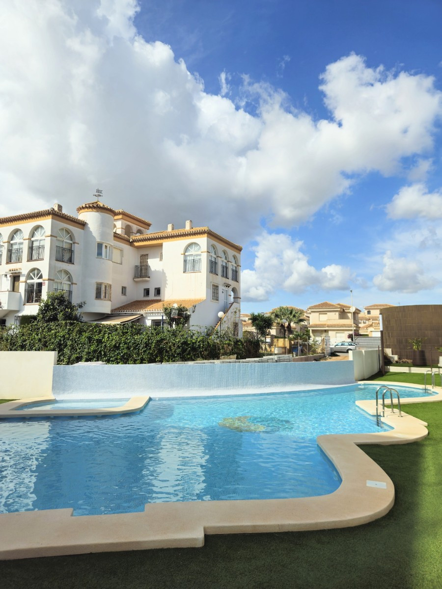 Se vende Apartamento Planta Baja de 2 dormitorios en Costa Blanca, Alicante, España
