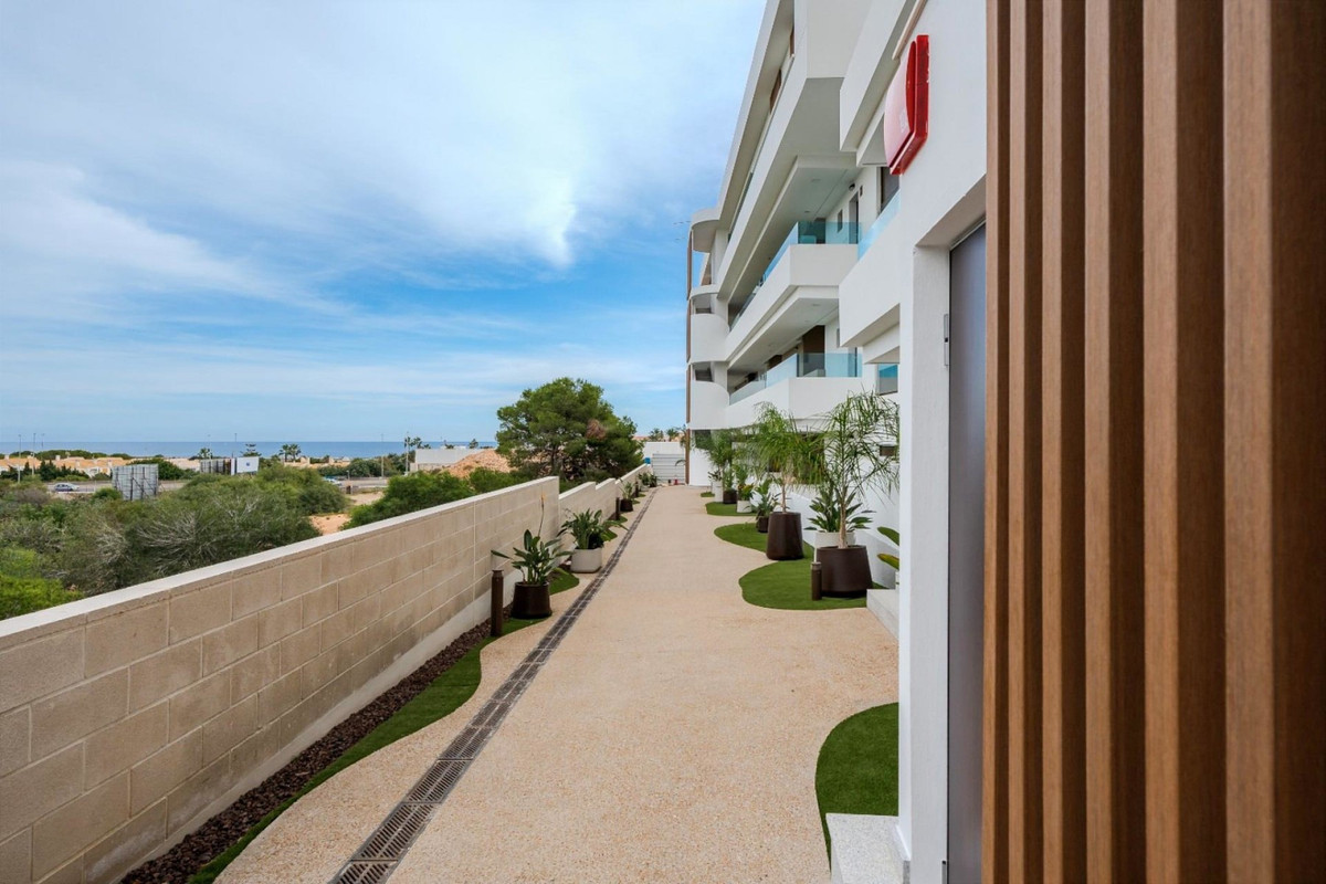 Se vende Apartamento Planta Baja de 2 dormitorios en Costa Blanca, Alicante, España