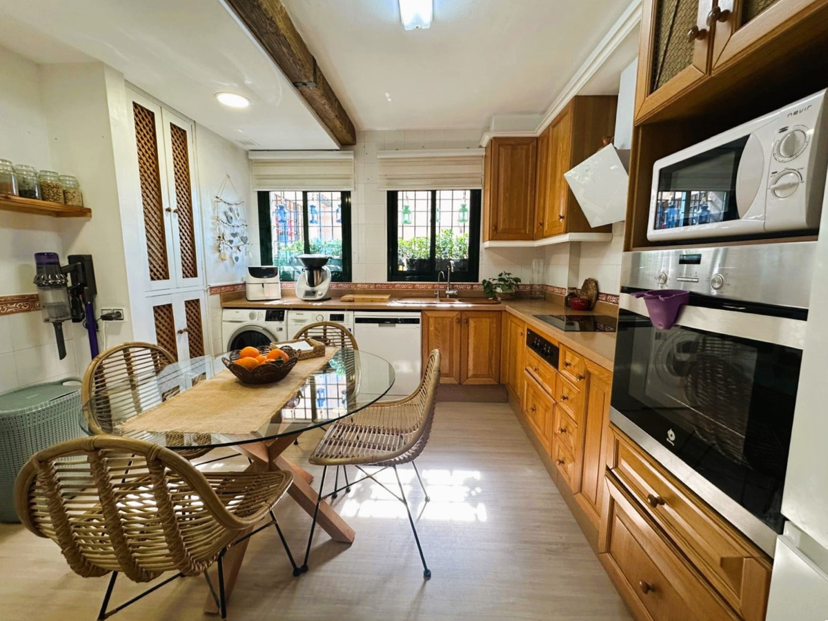 2 Bed Apartment for sale in San Pedro De Alcántara Costa Del Sol, Málaga, Spain