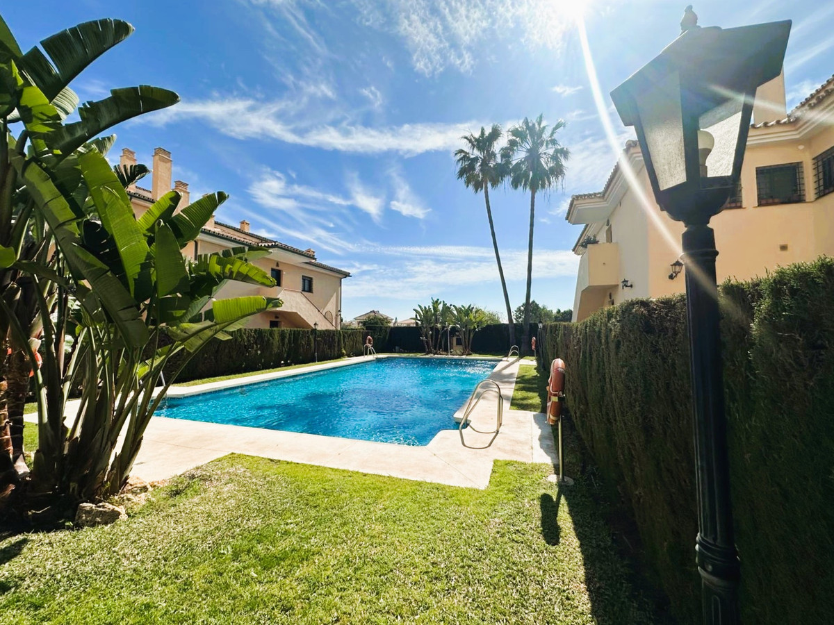 2 Bed Apartment for sale in San Pedro De Alcántara Costa Del Sol, Málaga, Spain