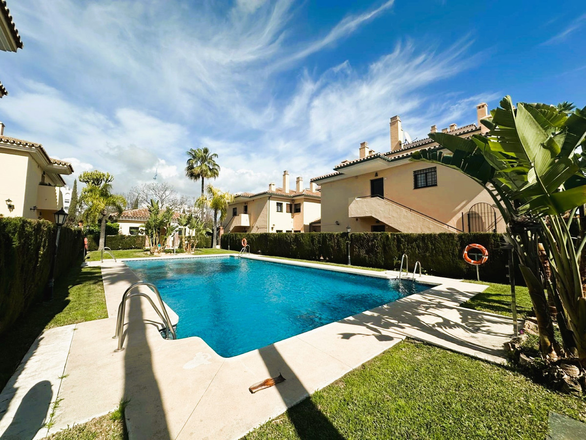 2 Bed Apartment for sale in San Pedro De Alcántara Costa Del Sol, Málaga, Spain