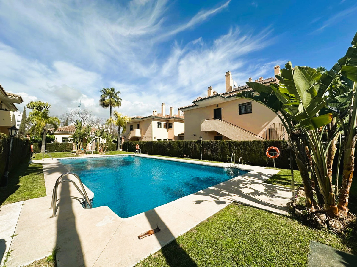 2 Bed Apartment for sale in San Pedro De Alcántara Costa Del Sol, Málaga, Spain
