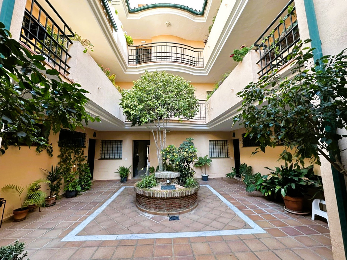 2 Bed Apartment for sale in San Pedro De Alcántara Costa Del Sol, Málaga, Spain