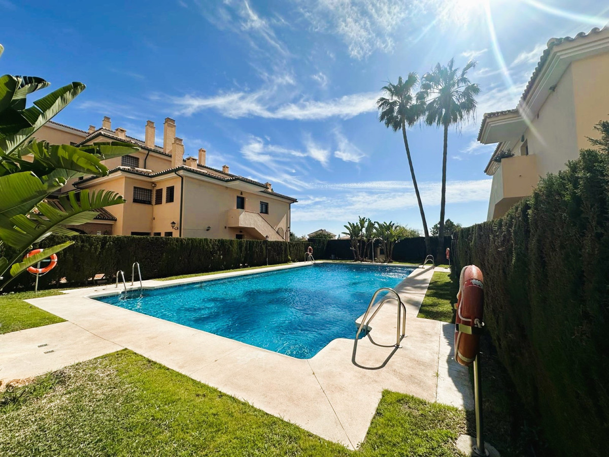 2 Bed Apartment for sale in San Pedro De Alcántara Costa Del Sol, Málaga, Spain