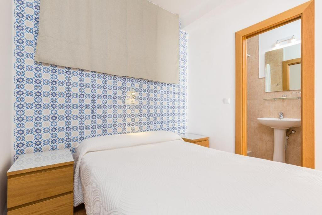 Se vende Hostal de 16 dormitorios en Costa Del Sol, Málaga, España