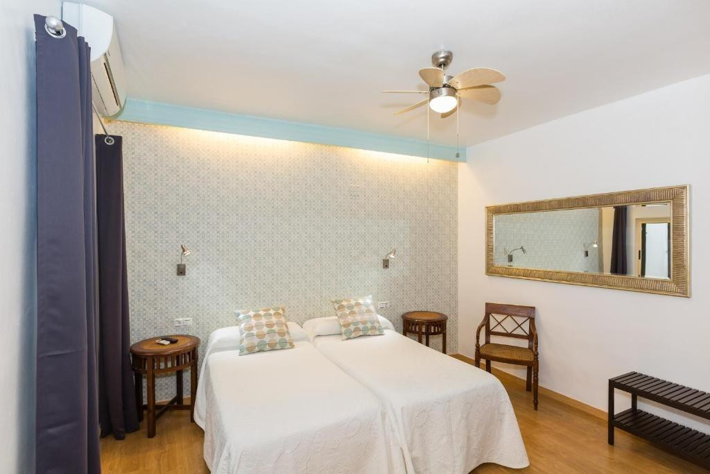 Se vende Hostal de 16 dormitorios en Costa Del Sol, Málaga, España