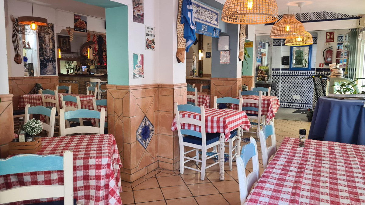 Se vende Hostal de 16 dormitorios en Costa Del Sol, Málaga, España