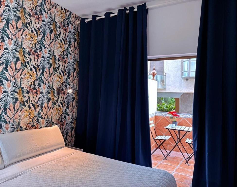 Se vende Hostal de 16 dormitorios en Costa Del Sol, Málaga, España
