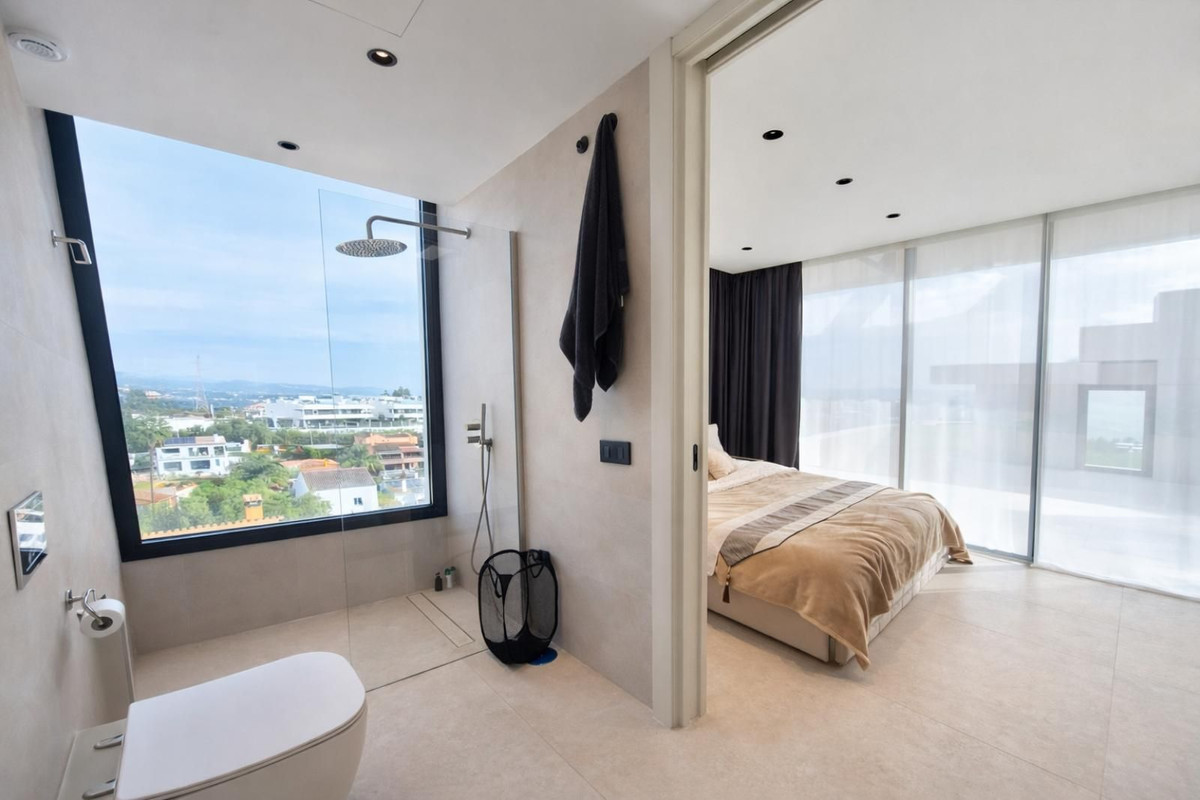 5 Bed Townhouse for sale in Nueva Andalucía Costa Del Sol, Málaga, Spain