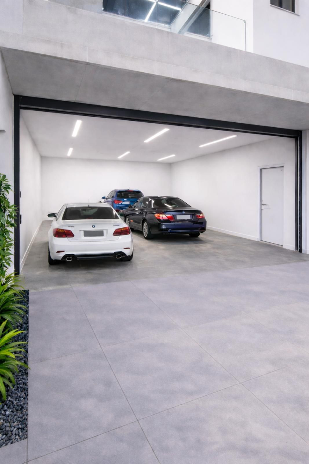 5 Bed Townhouse for sale in Nueva Andalucía Costa Del Sol, Málaga, Spain
