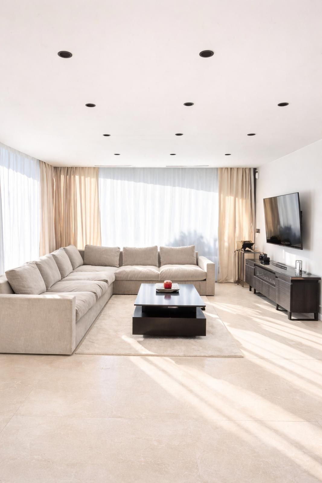 5 Bed Townhouse for sale in Nueva Andalucía Costa Del Sol, Málaga, Spain