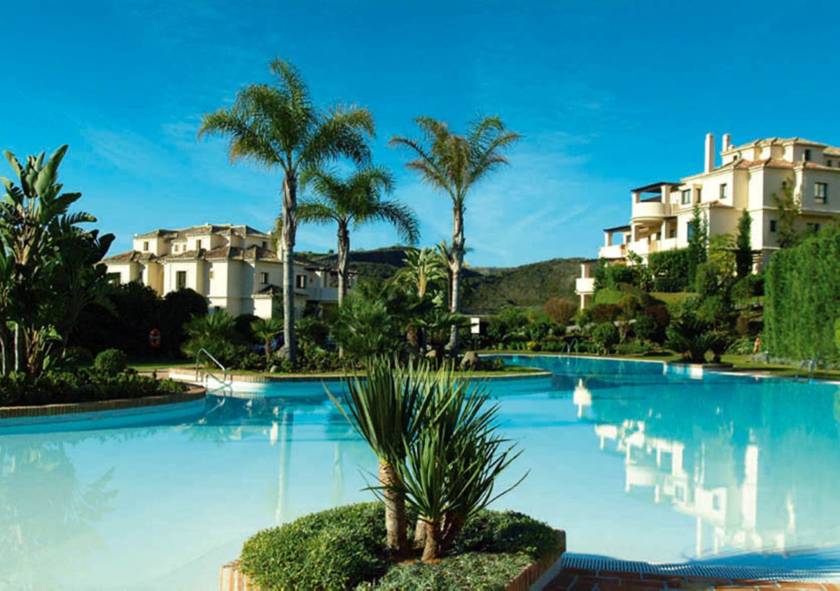 3 Bed Apartment for sale in Benahavís Costa Del Sol, Málaga, Spain