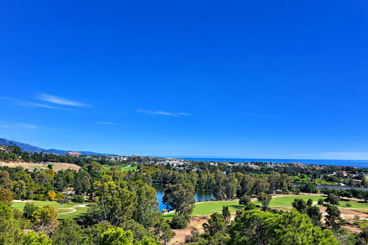 3 Bed Apartment for sale in Benahavís Costa Del Sol, Málaga, Spain