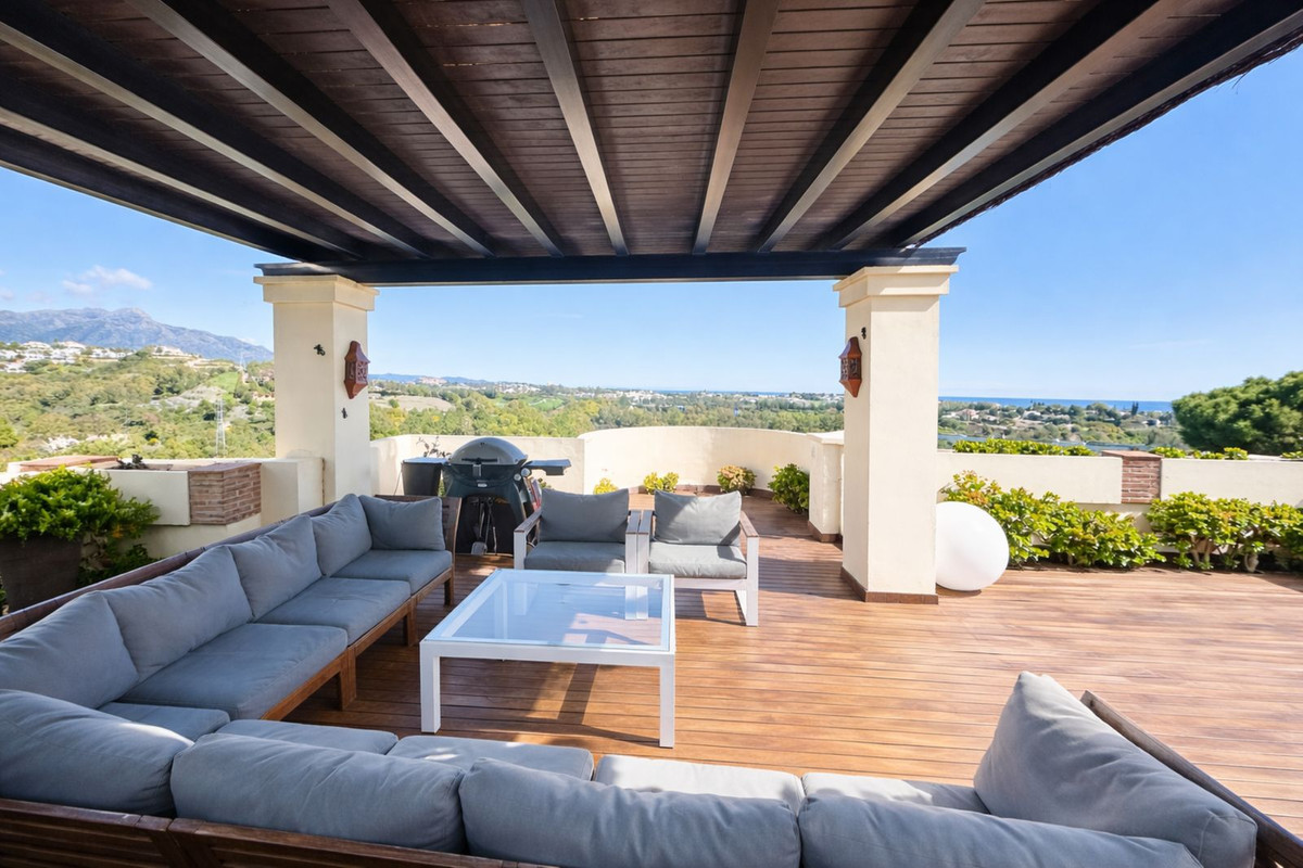 3 Bed Apartment for sale in Benahavís Costa Del Sol, Málaga, Spain