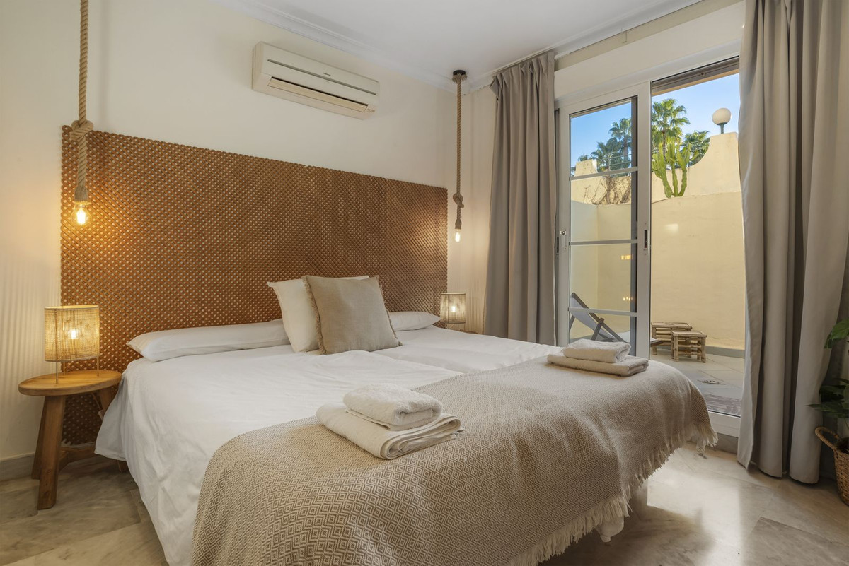 Se vende Apartamento Planta Media de 2 dormitorios en Costa Del Sol, Málaga, España
