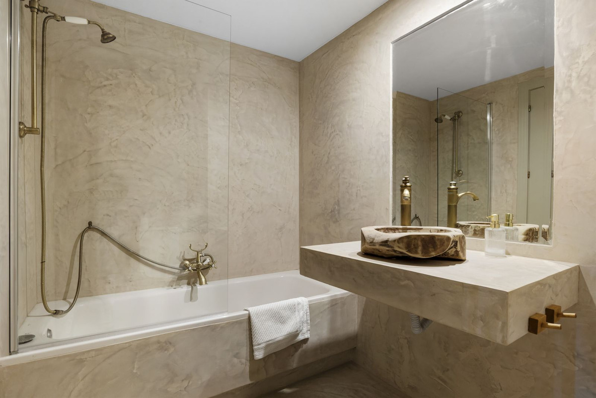 Se vende Apartamento Planta Media de 2 dormitorios en Costa Del Sol, Málaga, España