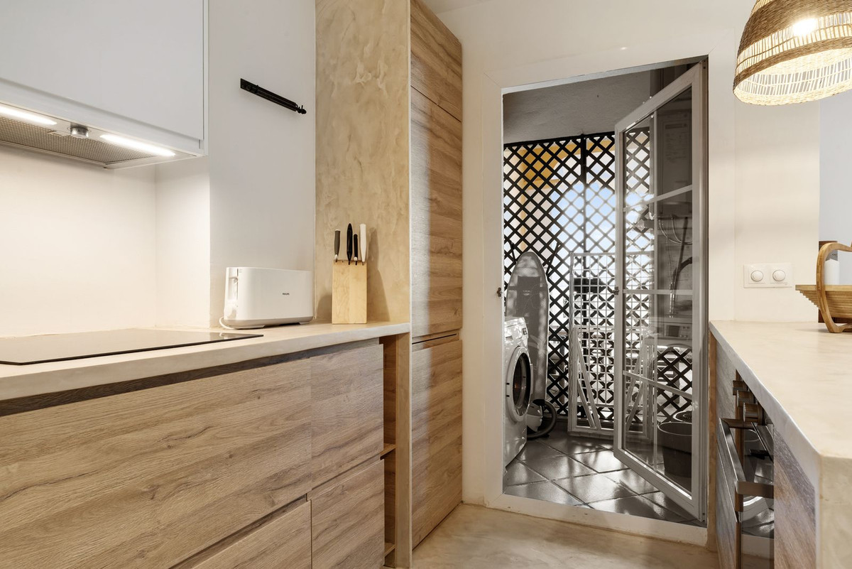 Se vende Apartamento Planta Media de 2 dormitorios en Costa Del Sol, Málaga, España