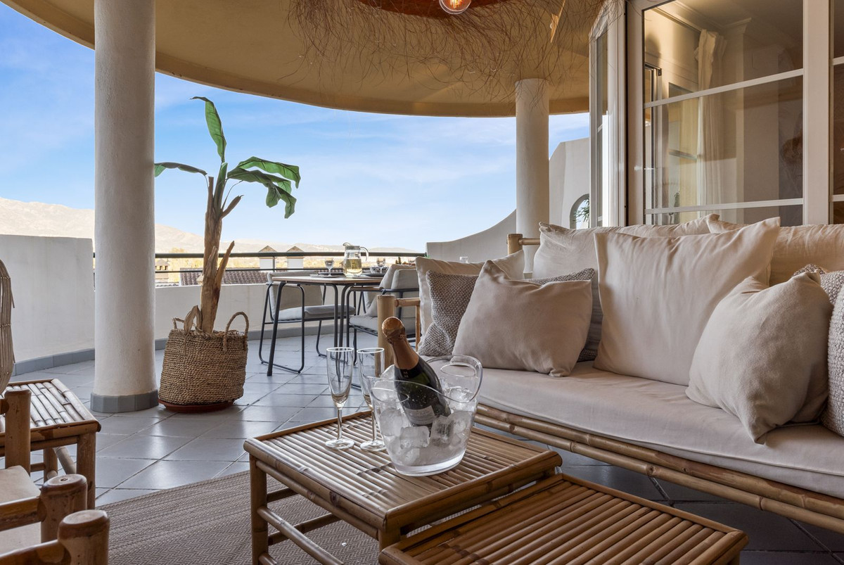 Se vende Apartamento Planta Media de 2 dormitorios en Costa Del Sol, Málaga, España