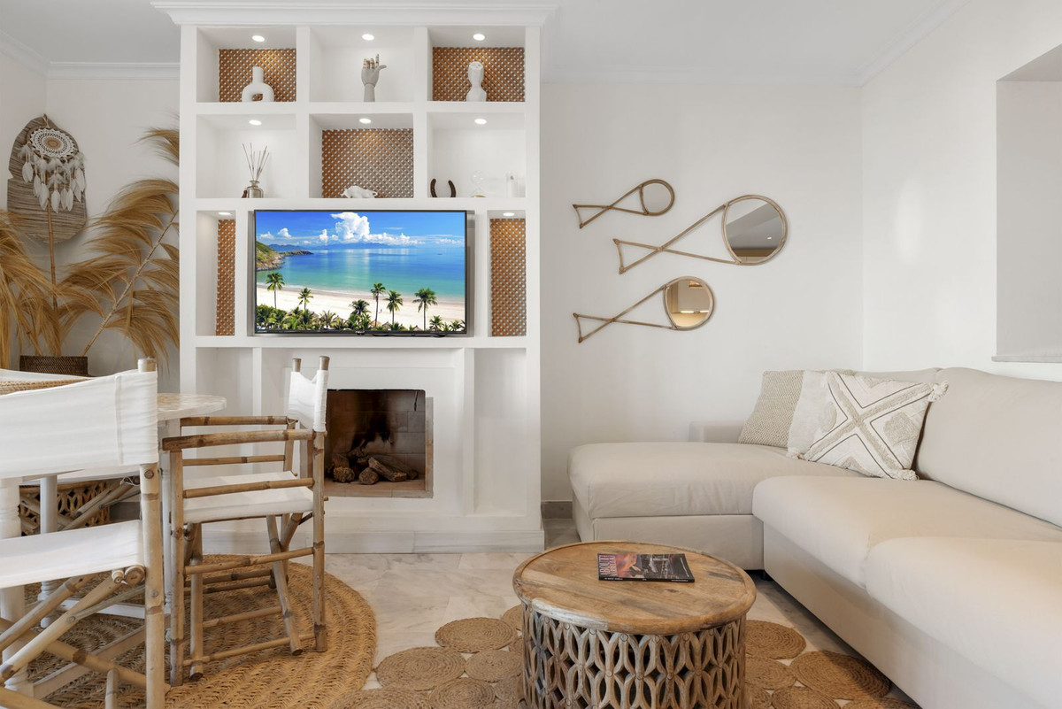 Se vende Apartamento Planta Media de 2 dormitorios en Costa Del Sol, Málaga, España